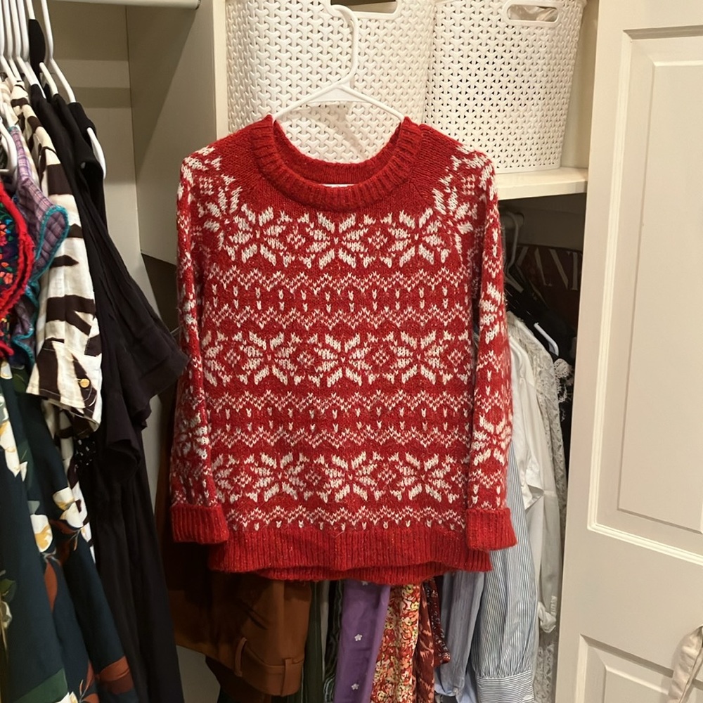 Abercrombie & Fitch Size Medium Red and White Snowflake Heavy Sweater